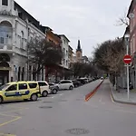 Apartment оазис 1 във *
